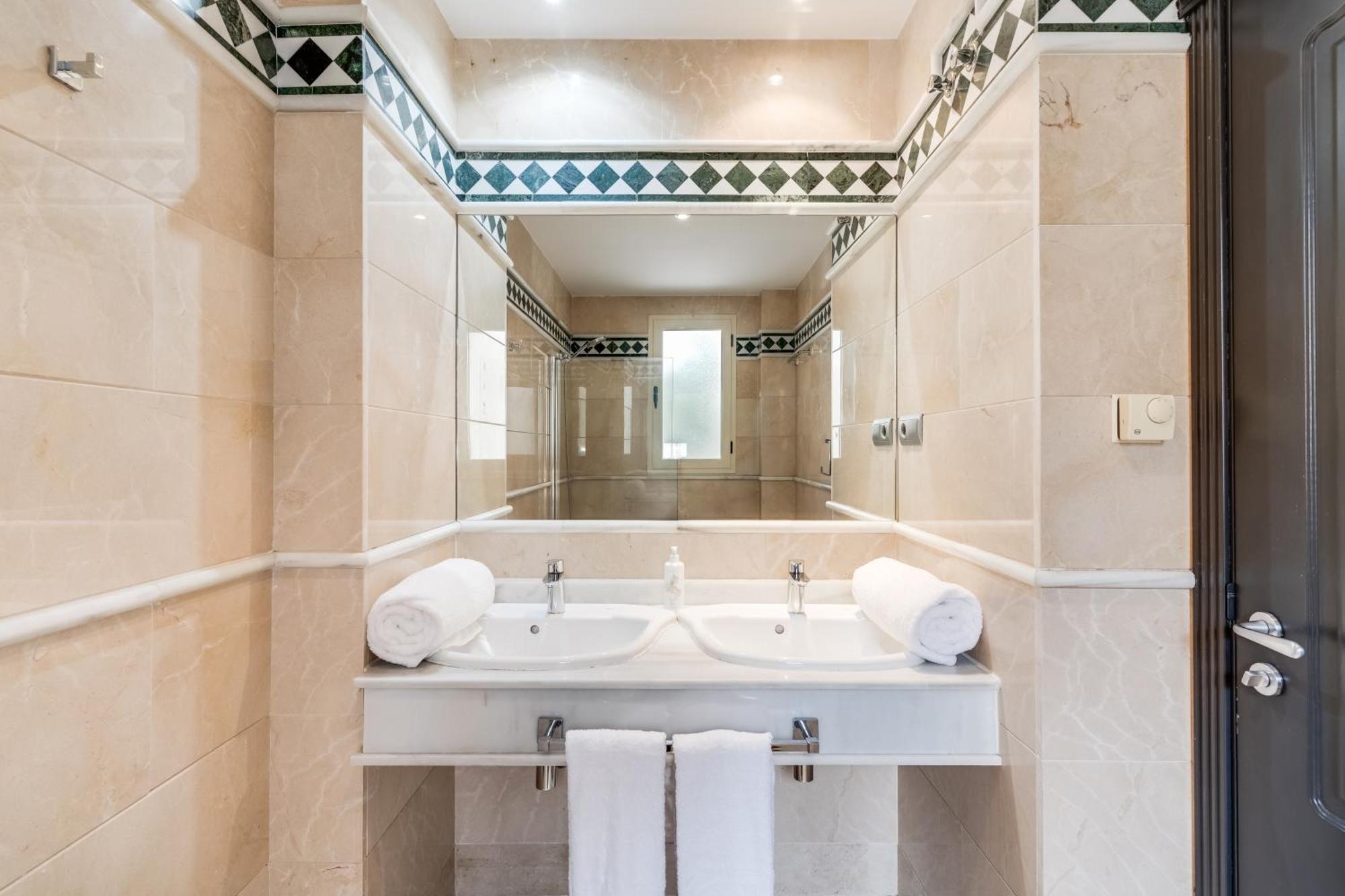 Molo Residences Boutique Apartments & Spa Marbella Exteriör bild